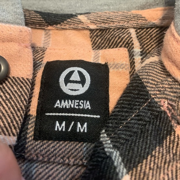 Amnesia Black & Peach Plaid Hooded Flannel Shirt - Size Medium - Picture 5 of 6